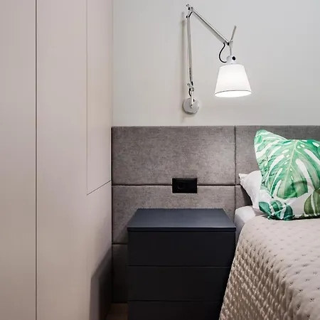 Luxury Elizabeth Apartment